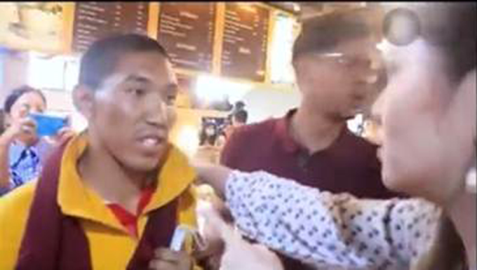 Chính quyền bang Sikkim cấm phát hành bộ phim có nữ diễn viên tát oan nhà sư